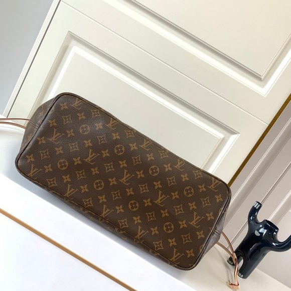 LOUIS VUITTON The Neverfull MM tote bag - Picture 7 of 9